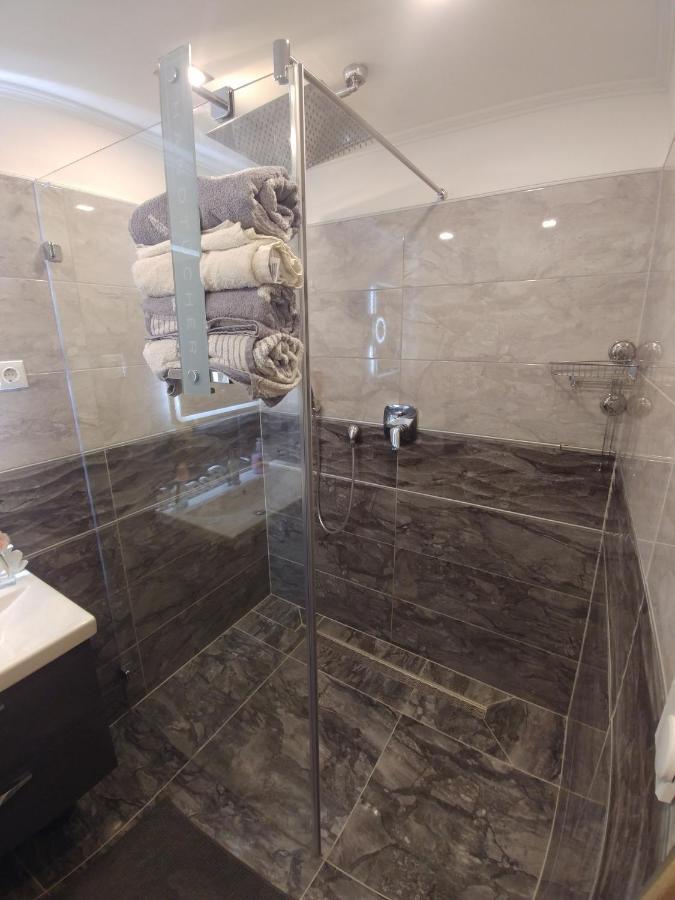 Apartman Speranza Rovigno Esterno foto